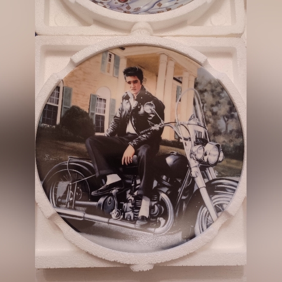 Lot of 5 Bradford Exchange Elvis Presley collectable plats. - Picture 3 of 13